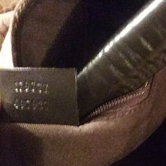 Authentic Large GUCCI. HOBO PURSE - Picture 8 of 8